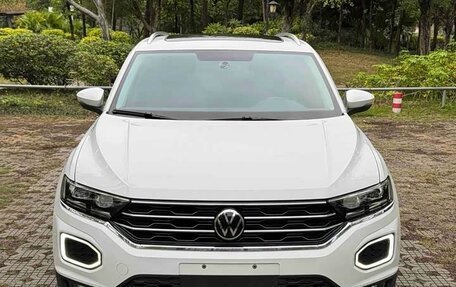Volkswagen T-Roc I, 2022 год, 1 942 200 рублей, 17 фотография