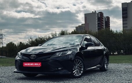 Toyota Camry, 2020 год, 2 700 000 рублей, 1 фотография