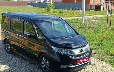 Honda Stepwgn IV, 2015 год, 1 900 000 рублей, 1 фотография