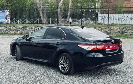 Toyota Camry, 2020 год, 2 700 000 рублей, 3 фотография