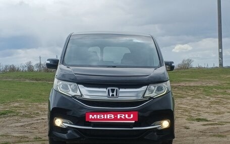 Honda Stepwgn IV, 2015 год, 1 900 000 рублей, 2 фотография