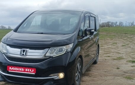 Honda Stepwgn IV, 2015 год, 1 900 000 рублей, 3 фотография