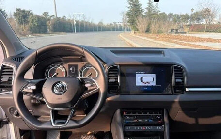 Skoda Karoq I, 2022 год, 1 720 000 рублей, 10 фотография