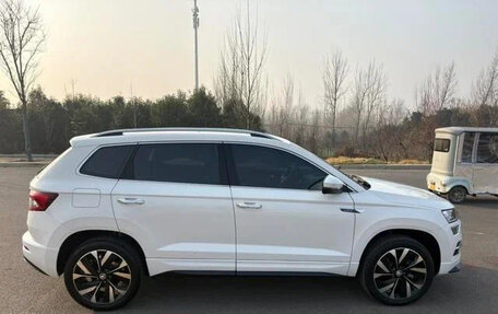 Skoda Karoq I, 2022 год, 1 720 000 рублей, 8 фотография