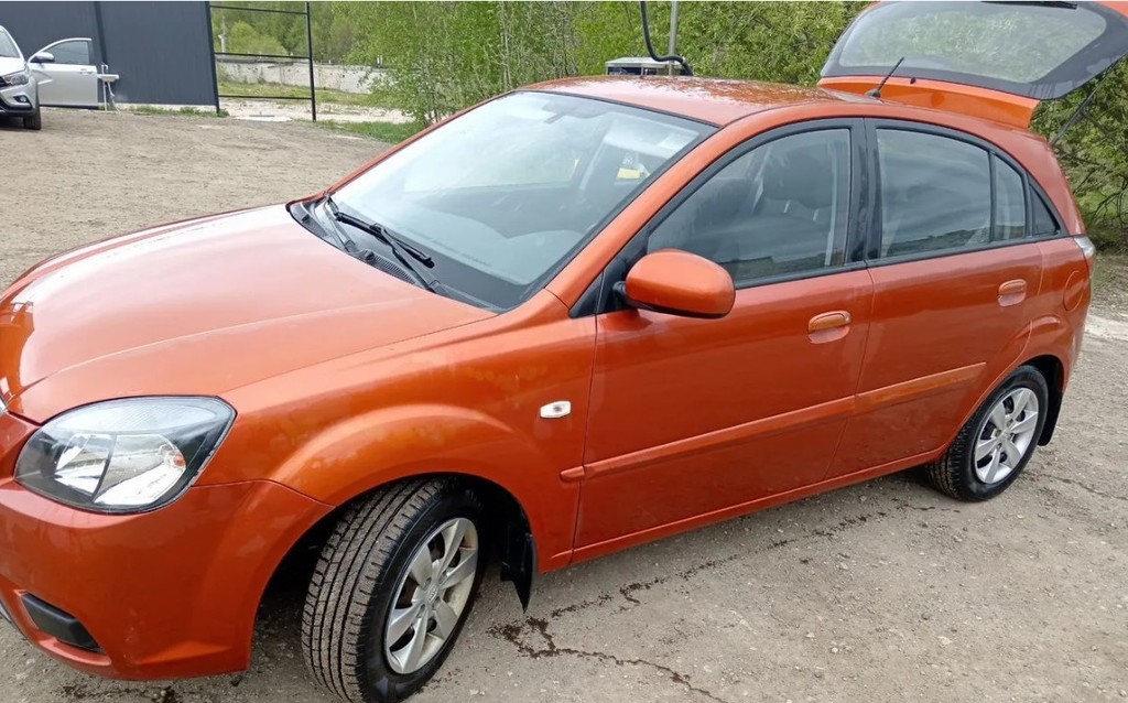 KIA Rio II рестайлинг, 2011 год, 700 000 рублей, 1 фотография