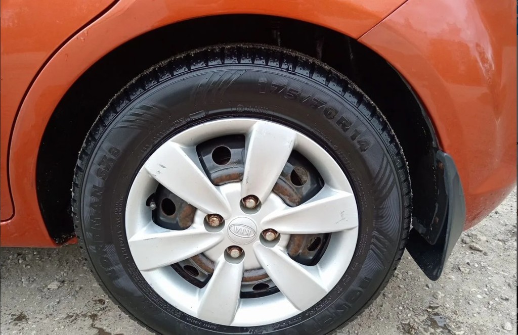 KIA Rio II рестайлинг, 2011 год, 700 000 рублей, 10 фотография