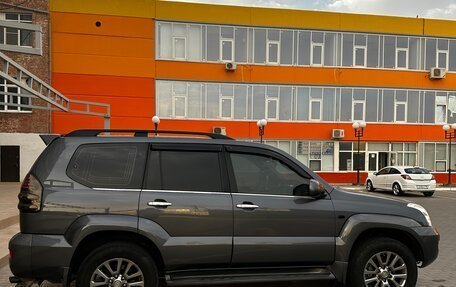 Toyota Land Cruiser Prado 120 рестайлинг, 2003 год, 1 750 000 рублей, 1 фотография