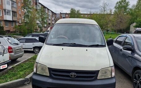 Toyota Town Ace III, 2001 год, 325 000 рублей, 2 фотография