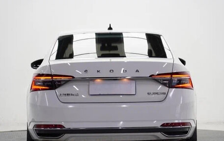 Skoda Superb III рестайлинг, 2022 год, 1 690 000 рублей, 6 фотография