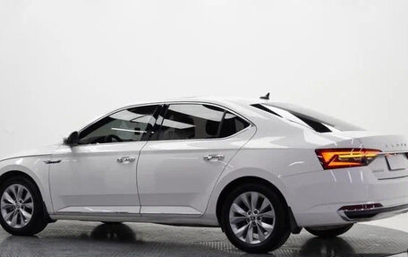 Skoda Superb III рестайлинг, 2022 год, 1 690 000 рублей, 5 фотография