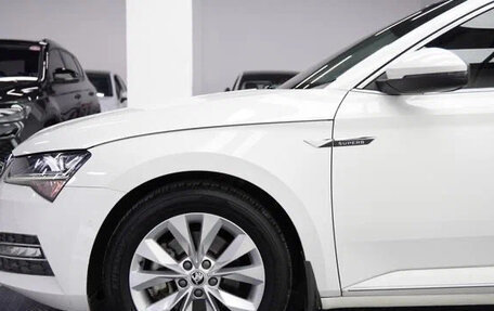 Skoda Superb III рестайлинг, 2022 год, 1 690 000 рублей, 4 фотография