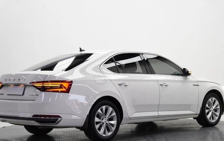 Skoda Superb III рестайлинг, 2022 год, 1 690 000 рублей, 7 фотография