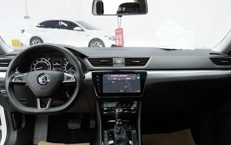 Skoda Superb III рестайлинг, 2022 год, 1 690 000 рублей, 9 фотография