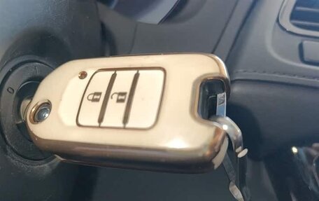 Honda Vezel, 2022 год, 1 550 000 рублей, 18 фотография