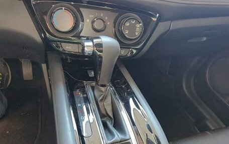 Honda Vezel, 2022 год, 1 550 000 рублей, 14 фотография