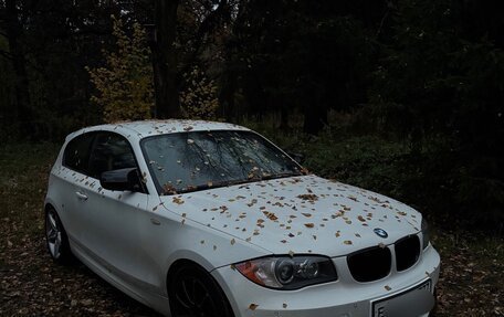 BMW 1 серия, 2011 год, 1 050 000 рублей, 1 фотография