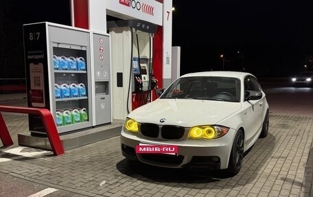 BMW 1 серия, 2011 год, 1 050 000 рублей, 5 фотография