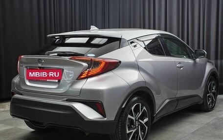 Toyota C-HR I рестайлинг, 2019 год, 2 170 000 рублей, 4 фотография