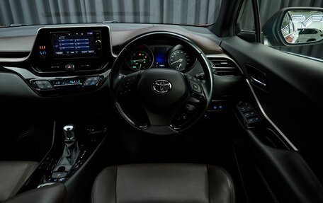 Toyota C-HR I рестайлинг, 2018 год, 2 047 000 рублей, 20 фотография