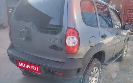 Chevrolet Niva I рестайлинг, 2011 год, 490 000 рублей, 4 фотография