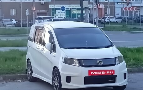 Honda Freed I, 2012 год, 1 200 000 рублей, 3 фотография