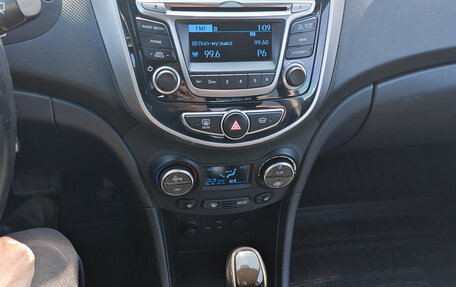 Hyundai Solaris II рестайлинг, 2014 год, 1 150 000 рублей, 26 фотография