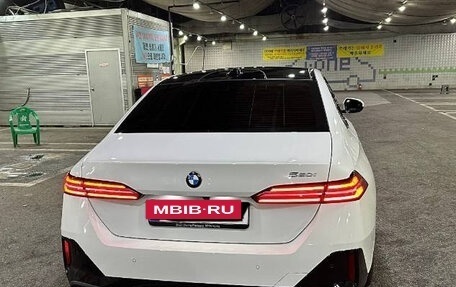 BMW 5 серия, 2024 год, 6 300 000 рублей, 3 фотография