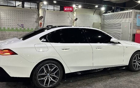 BMW 5 серия, 2024 год, 6 300 000 рублей, 4 фотография