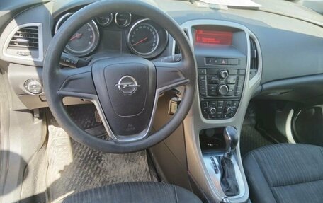 Opel Astra J, 2011 год, 585 000 рублей, 6 фотография