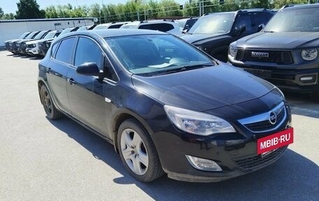 Opel Astra J, 2011 год, 585 000 рублей, 4 фотография