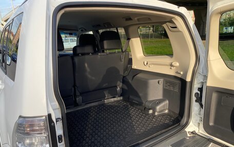 Mitsubishi Pajero IV, 2013 год, 2 700 000 рублей, 5 фотография