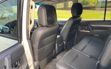 Mitsubishi Pajero IV, 2013 год, 2 700 000 рублей, 9 фотография