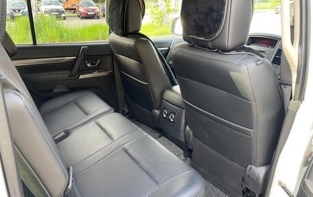 Mitsubishi Pajero IV, 2013 год, 2 700 000 рублей, 12 фотография