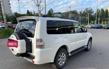 Mitsubishi Pajero IV, 2013 год, 2 700 000 рублей, 3 фотография