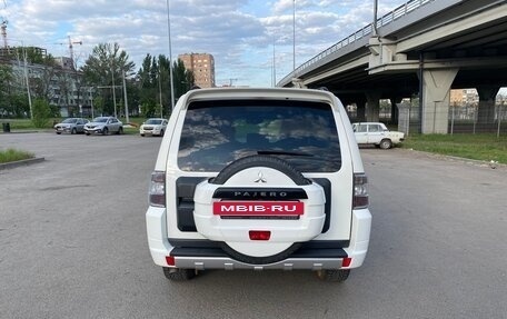 Mitsubishi Pajero IV, 2013 год, 2 700 000 рублей, 16 фотография