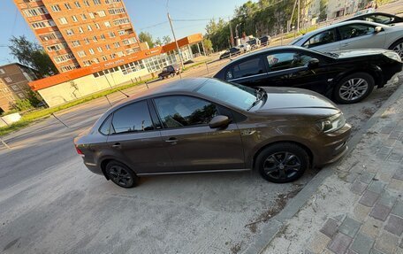 Volkswagen Polo VI (EU Market), 2016 год, 900 000 рублей, 2 фотография