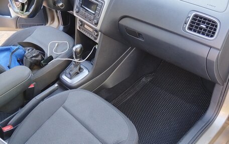 Volkswagen Polo VI (EU Market), 2017 год, 1 000 000 рублей, 32 фотография