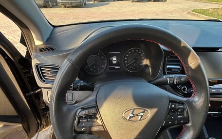 Hyundai Solaris II рестайлинг, 2021 год, 1 600 000 рублей, 16 фотография