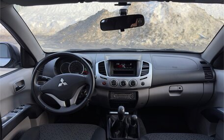 Mitsubishi L200 IV рестайлинг, 2011 год, 1 400 000 рублей, 10 фотография