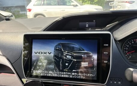 Toyota Voxy III, 2018 год, 2 190 000 рублей, 9 фотография