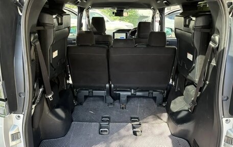 Toyota Voxy III, 2018 год, 2 190 000 рублей, 20 фотография