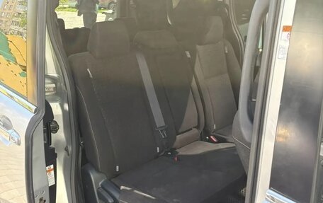Toyota Voxy III, 2018 год, 2 190 000 рублей, 16 фотография