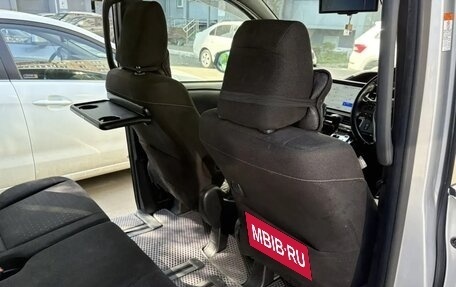 Toyota Voxy III, 2018 год, 2 190 000 рублей, 18 фотография