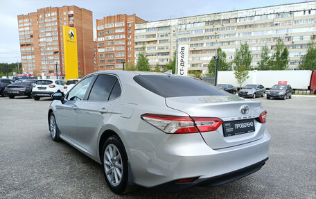 Toyota Camry, 2021 год, 3 015 000 рублей, 8 фотография