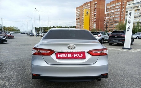 Toyota Camry, 2021 год, 3 015 000 рублей, 7 фотография