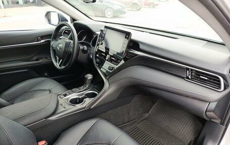 Toyota Camry, 2021 год, 3 015 000 рублей, 13 фотография
