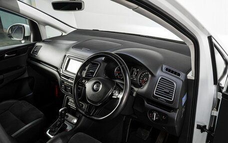 Volkswagen Sharan II, 2016 год, 1 629 000 рублей, 10 фотография