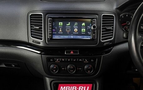 Volkswagen Sharan II, 2016 год, 1 629 000 рублей, 23 фотография