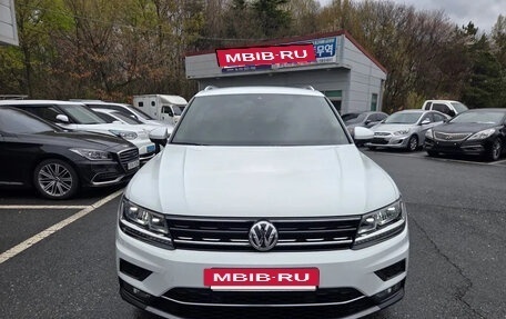 Volkswagen Tiguan II, 2020 год, 2 450 000 рублей, 2 фотография