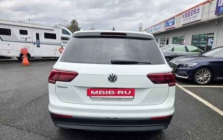Volkswagen Tiguan II, 2020 год, 2 450 000 рублей, 4 фотография